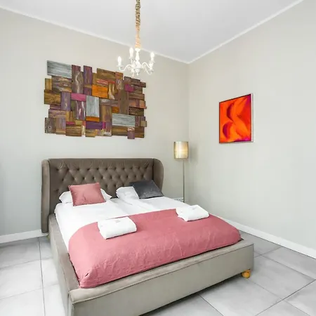 Апартаменты Modish Studio Old Town By Renters