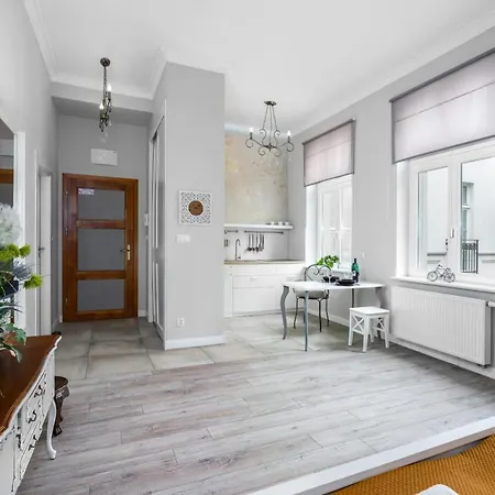 Modish Studio Old Town By Renters *