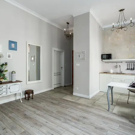 Modish Studio Old Town By Renters