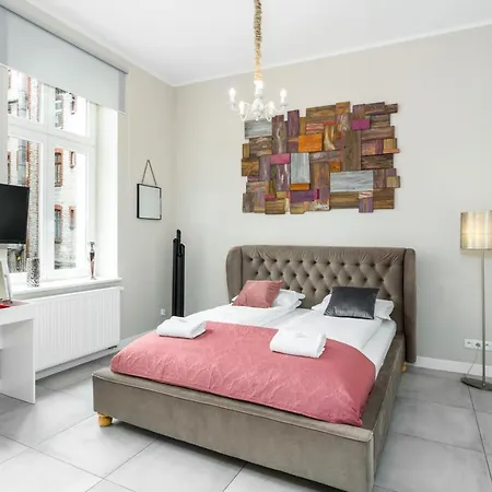 Modish Studio Old Town By Renters Апартаменты