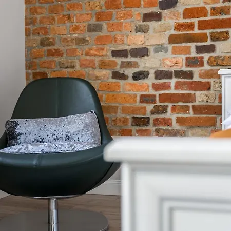 Modish Studio Old Town By Renters Apartment
