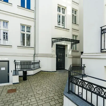 Modish Studio Old Town By Renters Апартаменты Познань