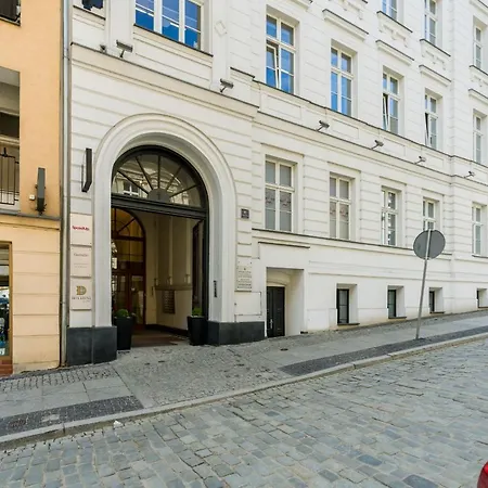 Modish Studio Old Town By Renters *